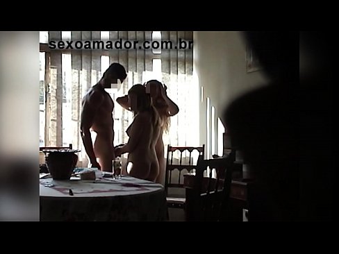 ❤️ Sex Frënn invitéieren e risege Mann an en Dräier mat him ❤️ Häre Porno bei eis lb.eviewporn.ru ❌