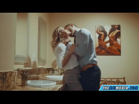 ❤️ Wann eng Busty Blond Iech an engem ëffentlechen Toilette verféiert ❤️ Häre Porno bei eis lb.eviewporn.ru ❌
